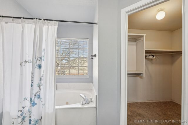 1204 N Willow Avenue, Broken Arrow, OK 74012