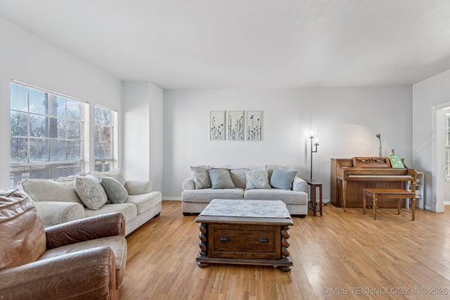 1204 N Willow Avenue, Broken Arrow, OK 74012