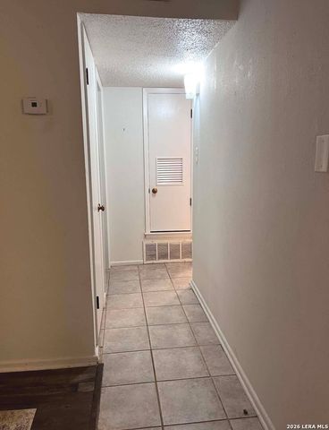 911 Vance Jackson Rd Apt 112, San Antonio, TX 78201