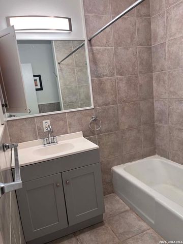 911 Vance Jackson Rd Apt 112, San Antonio, TX 78201