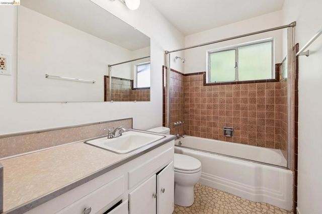 1122 Norvell Ct, El Cerrito, CA 94530
