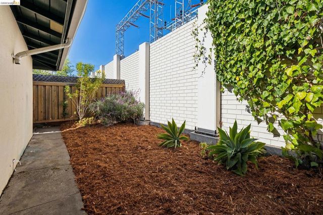 1122 Norvell Ct, El Cerrito, CA 94530
