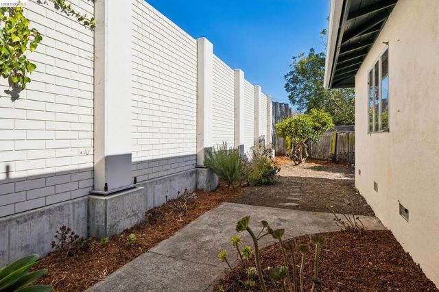 1122 Norvell Ct, El Cerrito, CA 94530