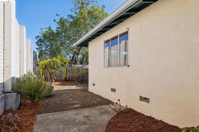1122 Norvell Ct, El Cerrito, CA 94530