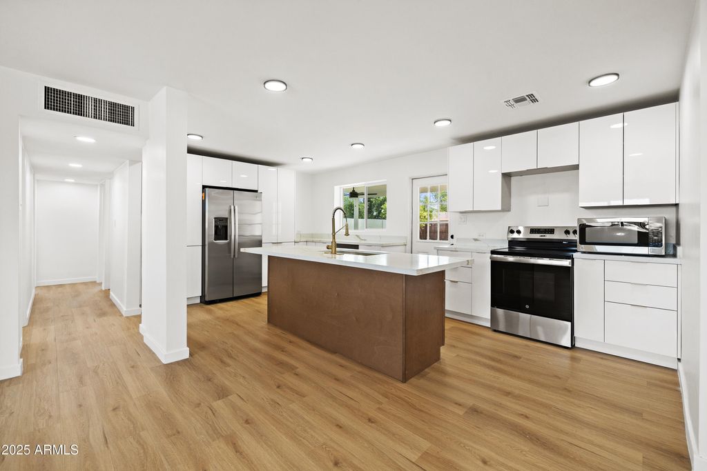 2201 N 29TH Place, Phoenix, AZ 85008 — photo 5