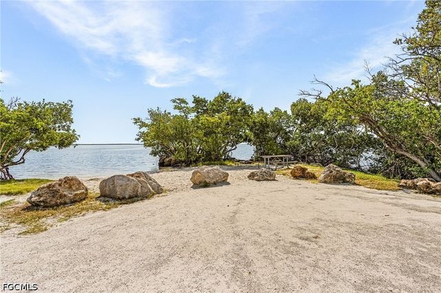 3742 Tangelo DR, St James City, FL 33956