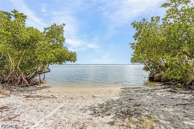3742 Tangelo DR, St James City, FL 33956