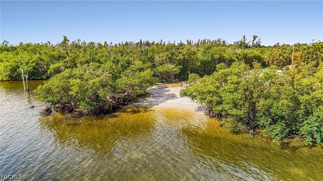 3742 Tangelo DR, St James City, FL 33956