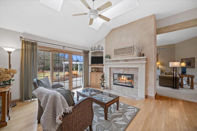 519 N Ponderosa DRIVE, Hartland, WI 53029