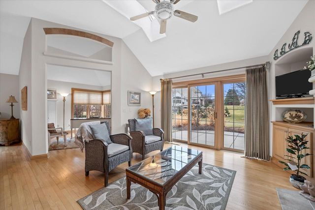 519 N Ponderosa DRIVE, Hartland, WI 53029