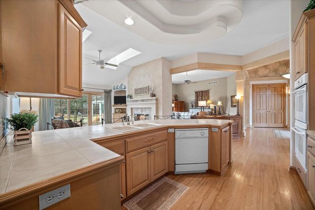 519 N Ponderosa DRIVE, Hartland, WI 53029