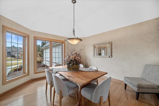 519 N Ponderosa DRIVE, Hartland, WI 53029