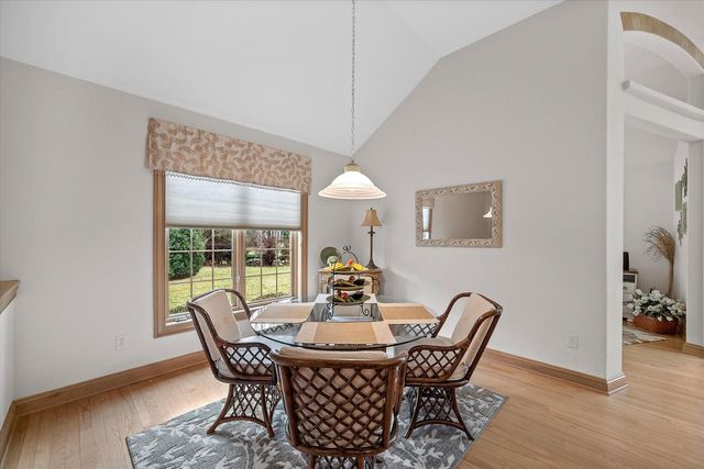 519 N Ponderosa DRIVE, Hartland, WI 53029