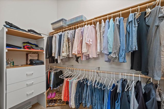 519 N Ponderosa DRIVE, Hartland, WI 53029