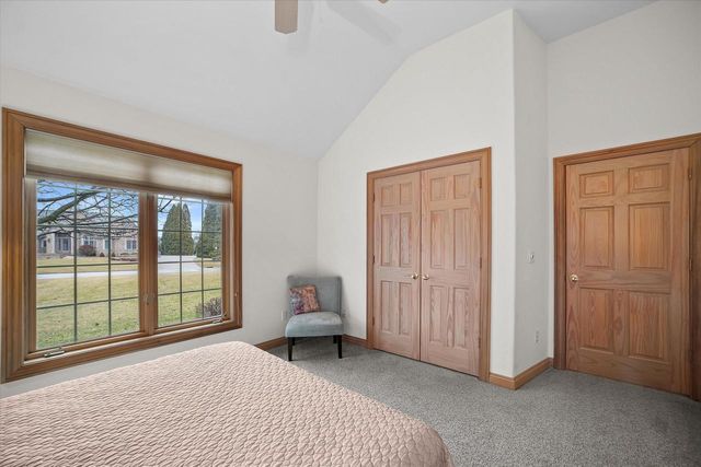 519 N Ponderosa DRIVE, Hartland, WI 53029