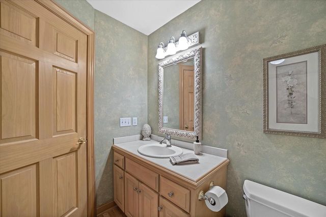 519 N Ponderosa DRIVE, Hartland, WI 53029