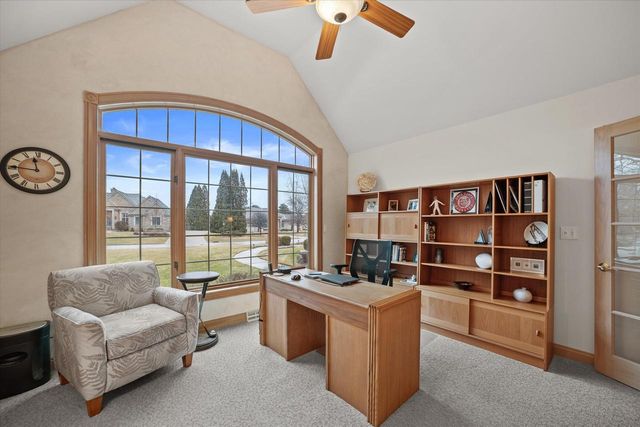 519 N Ponderosa DRIVE, Hartland, WI 53029