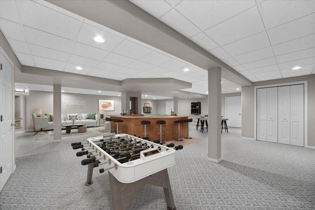 519 N Ponderosa DRIVE, Hartland, WI 53029