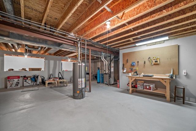 519 N Ponderosa DRIVE, Hartland, WI 53029