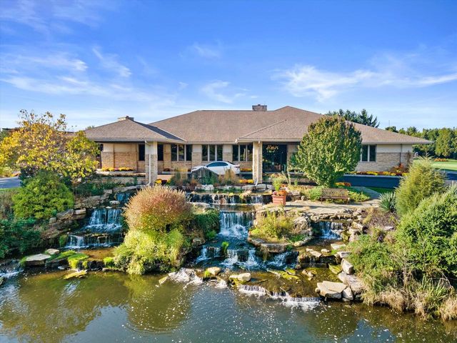 519 N Ponderosa DRIVE, Hartland, WI 53029