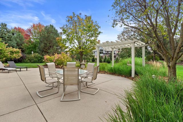 519 N Ponderosa DRIVE, Hartland, WI 53029