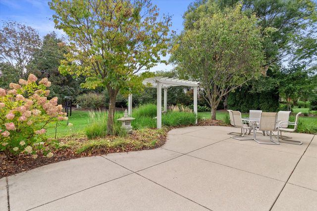 519 N Ponderosa DRIVE, Hartland, WI 53029