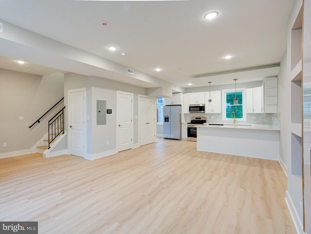 1933-35 N LEITHGOW ST, Philadelphia, PA 19122