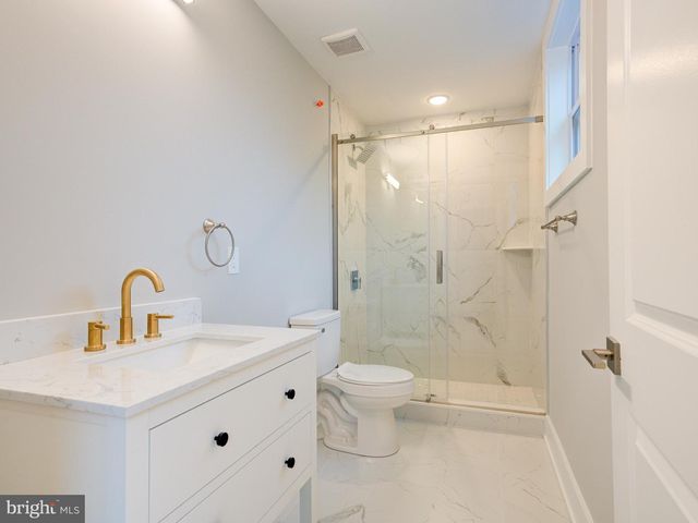 1933-35 N LEITHGOW ST, Philadelphia, PA 19122