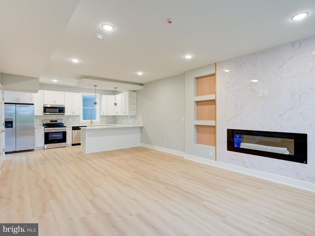 1933-35 N LEITHGOW ST, Philadelphia, PA 19122