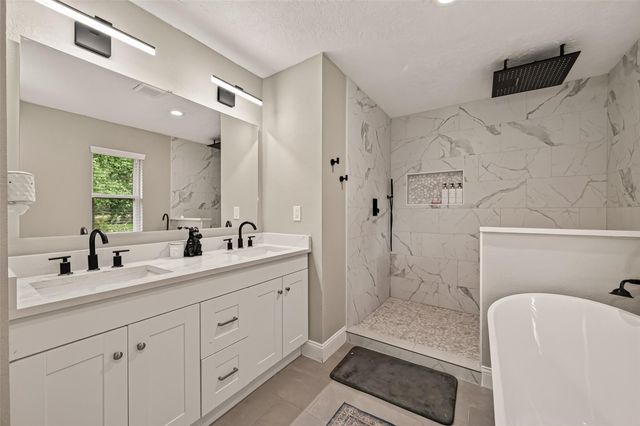 17135 Spindle Oaks Drive, Conroe, TX 77385