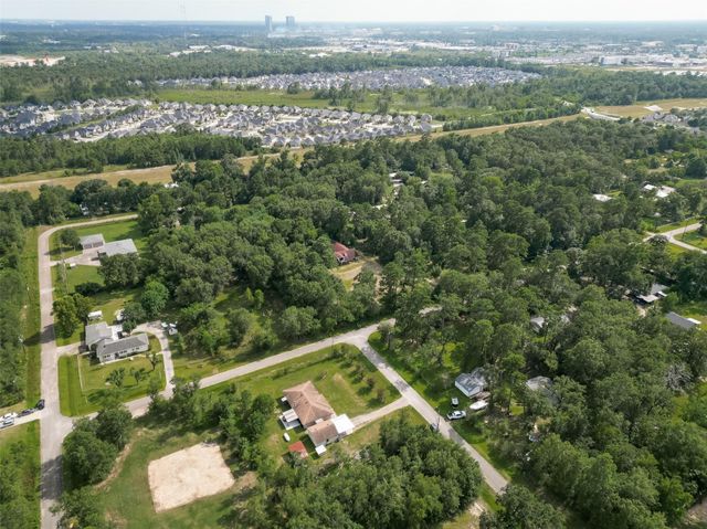 17135 Spindle Oaks Drive, Conroe, TX 77385