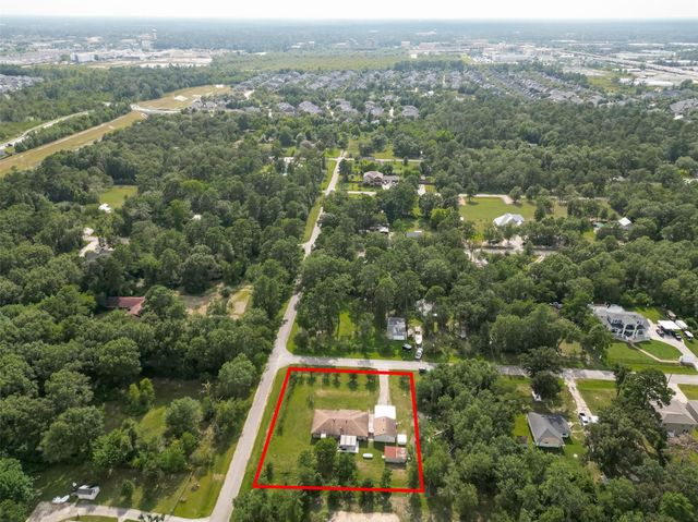 17135 Spindle Oaks Drive, Conroe, TX 77385
