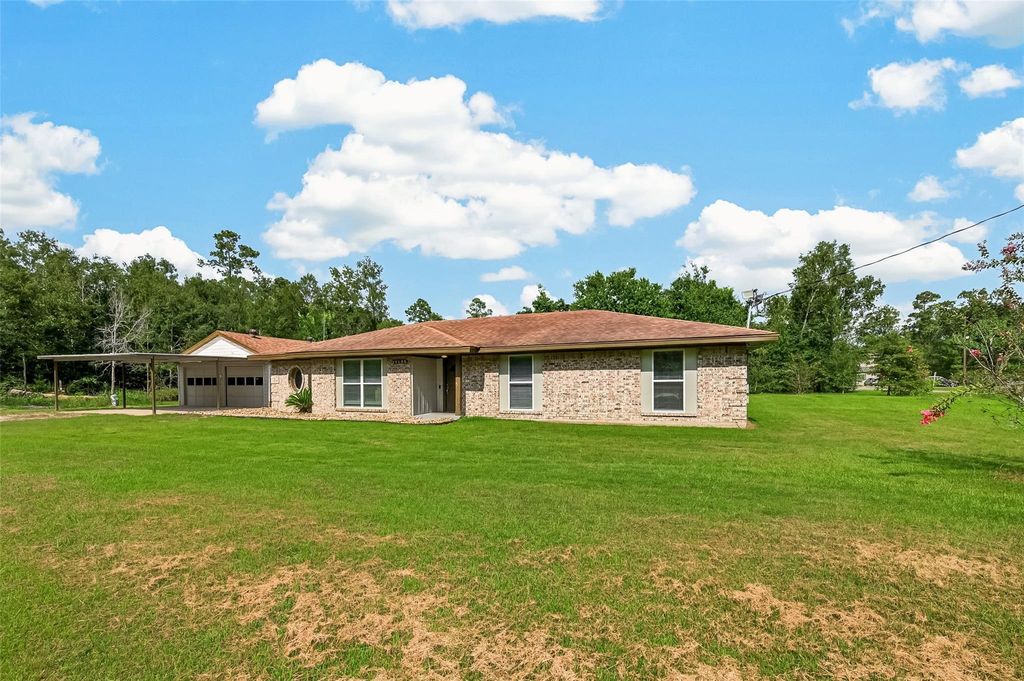 17135 Spindle Oaks Drive, Conroe, TX 77385