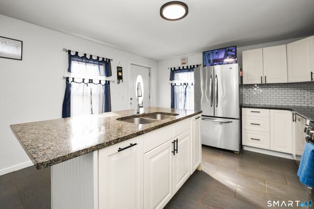 17 Windsor Street, Enfield, CT 06082