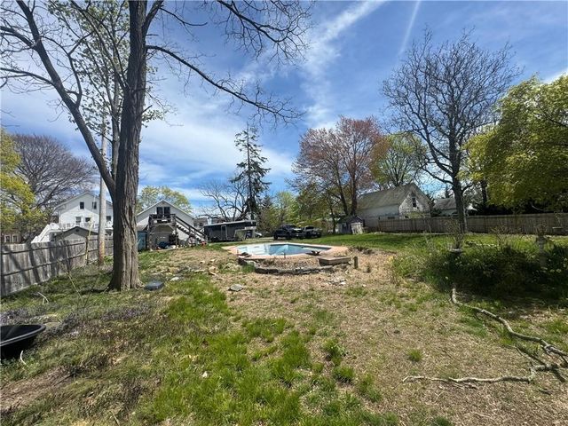 803 Main Street, Warren, RI 02885