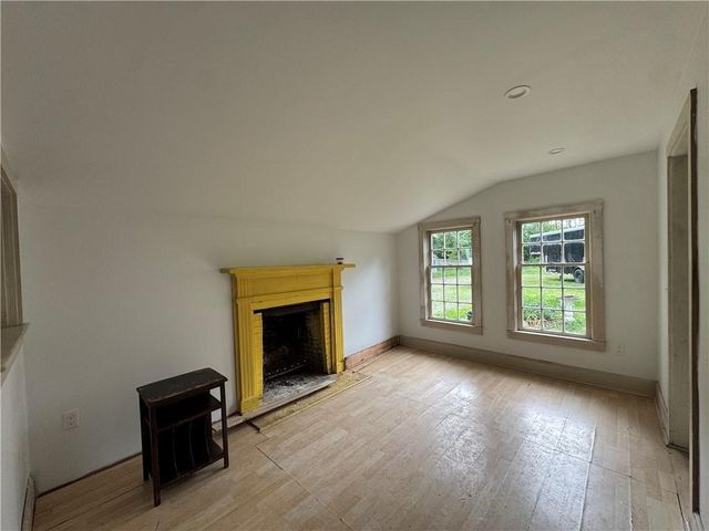 803 Main Street, Warren, RI 02885