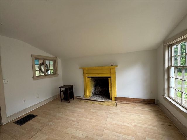 803 Main Street, Warren, RI 02885