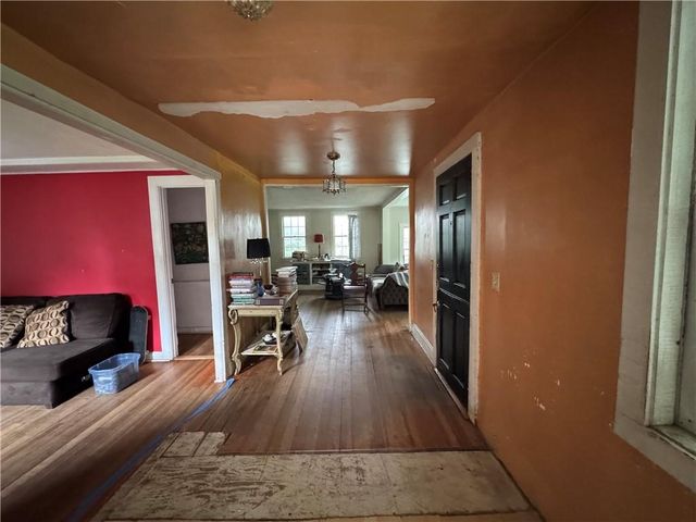803 Main Street, Warren, RI 02885