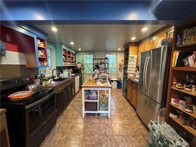 803 Main Street, Warren, RI 02885
