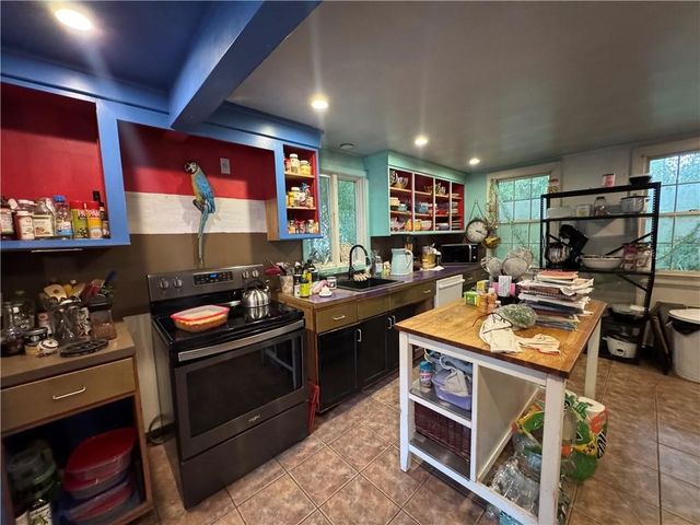803 Main Street, Warren, RI 02885