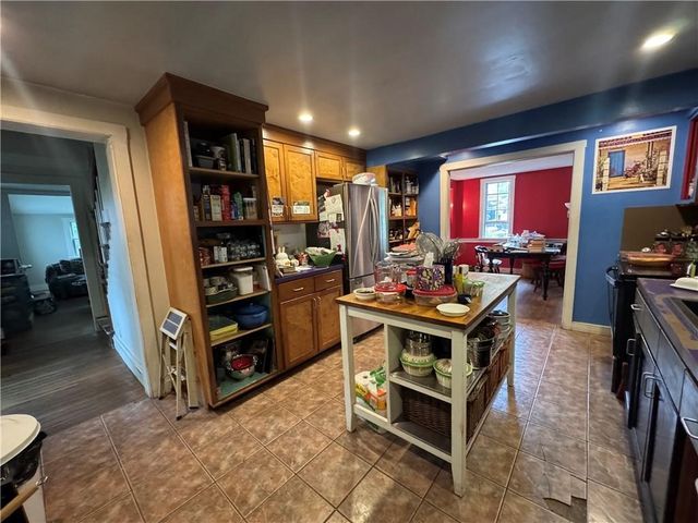 803 Main Street, Warren, RI 02885