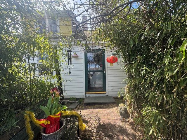 803 Main Street, Warren, RI 02885