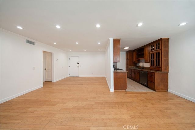 310 N Jackson Street 104, Glendale, CA 91206