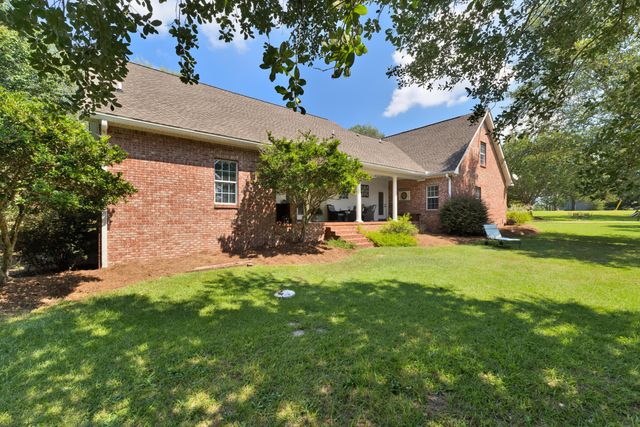 508 Baker Rd., Purvis, MS 39475