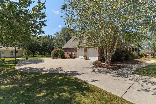 508 Baker Rd., Purvis, MS 39475