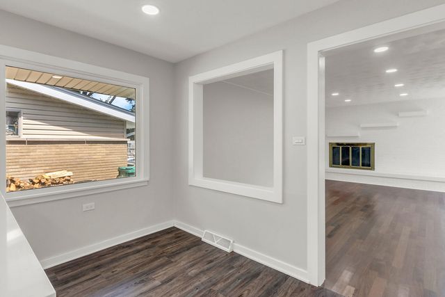 265 Terry Lane, Villa Park, IL 60181