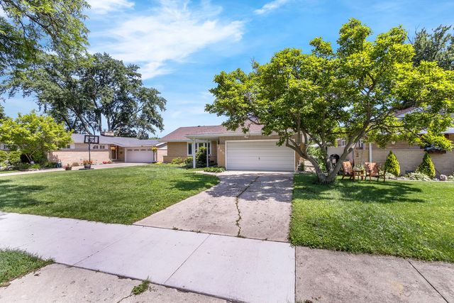 265 Terry Lane, Villa Park, IL 60181