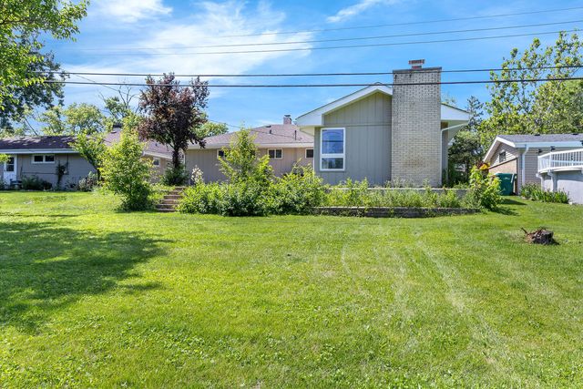 265 Terry Lane, Villa Park, IL 60181