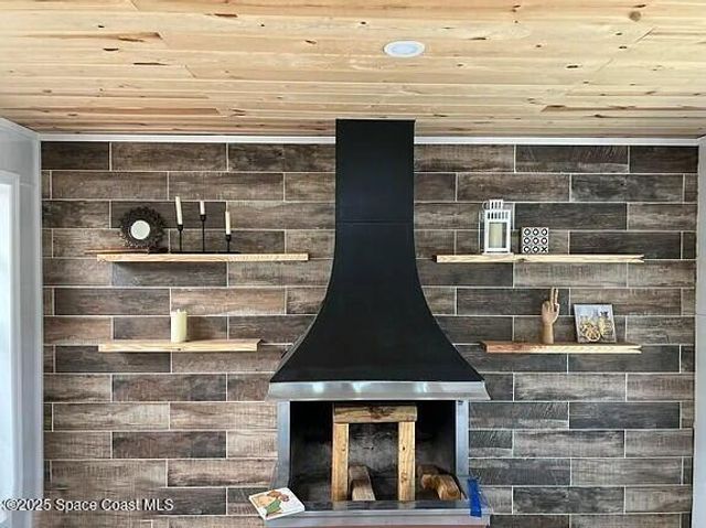 450 Riverdale Drive, Merritt Island, FL 32953