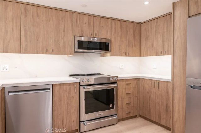 345 Pioneer Drive 202, Glendale, CA 91203